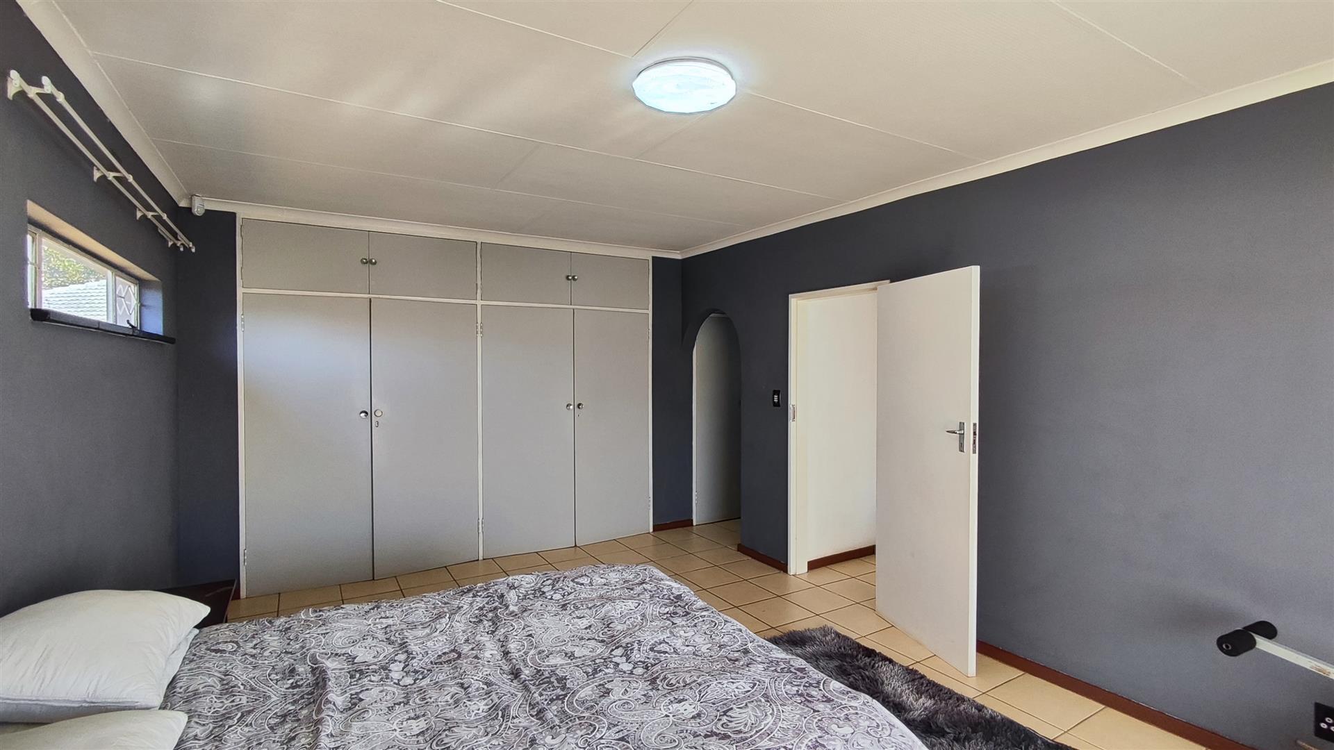 Main Bedroom - 30 square meters of property in Birch Acres