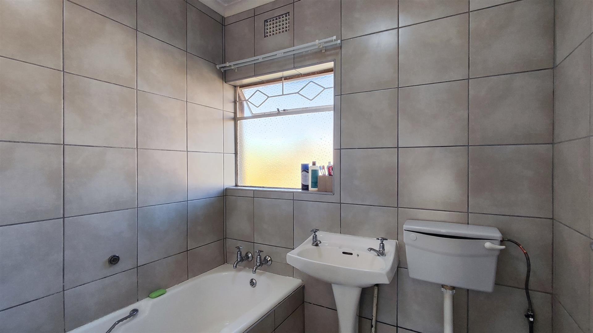 Bathroom 2 - 5 square meters of property in Birch Acres