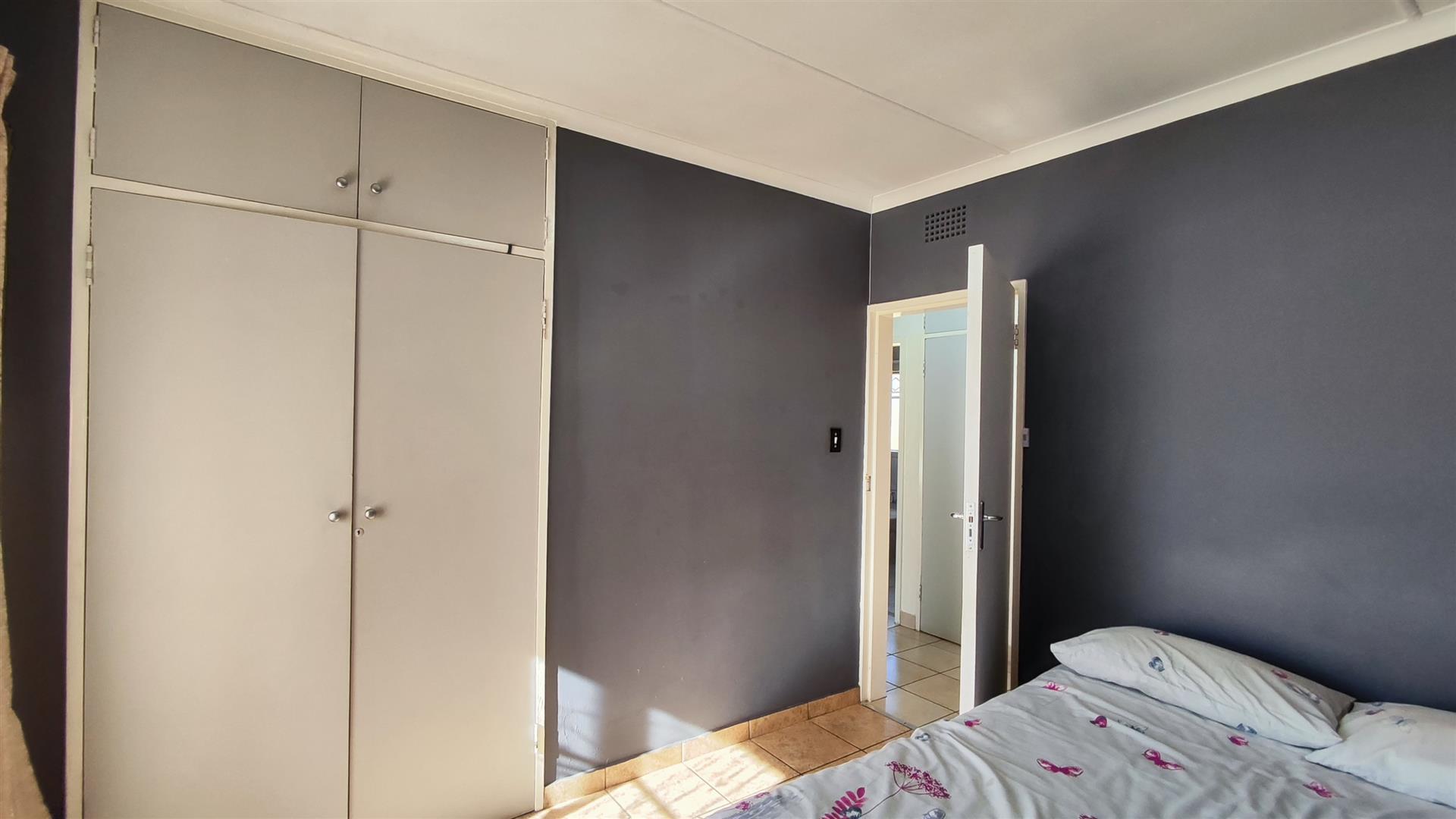 Bed Room 1 - 14 square meters of property in Birch Acres