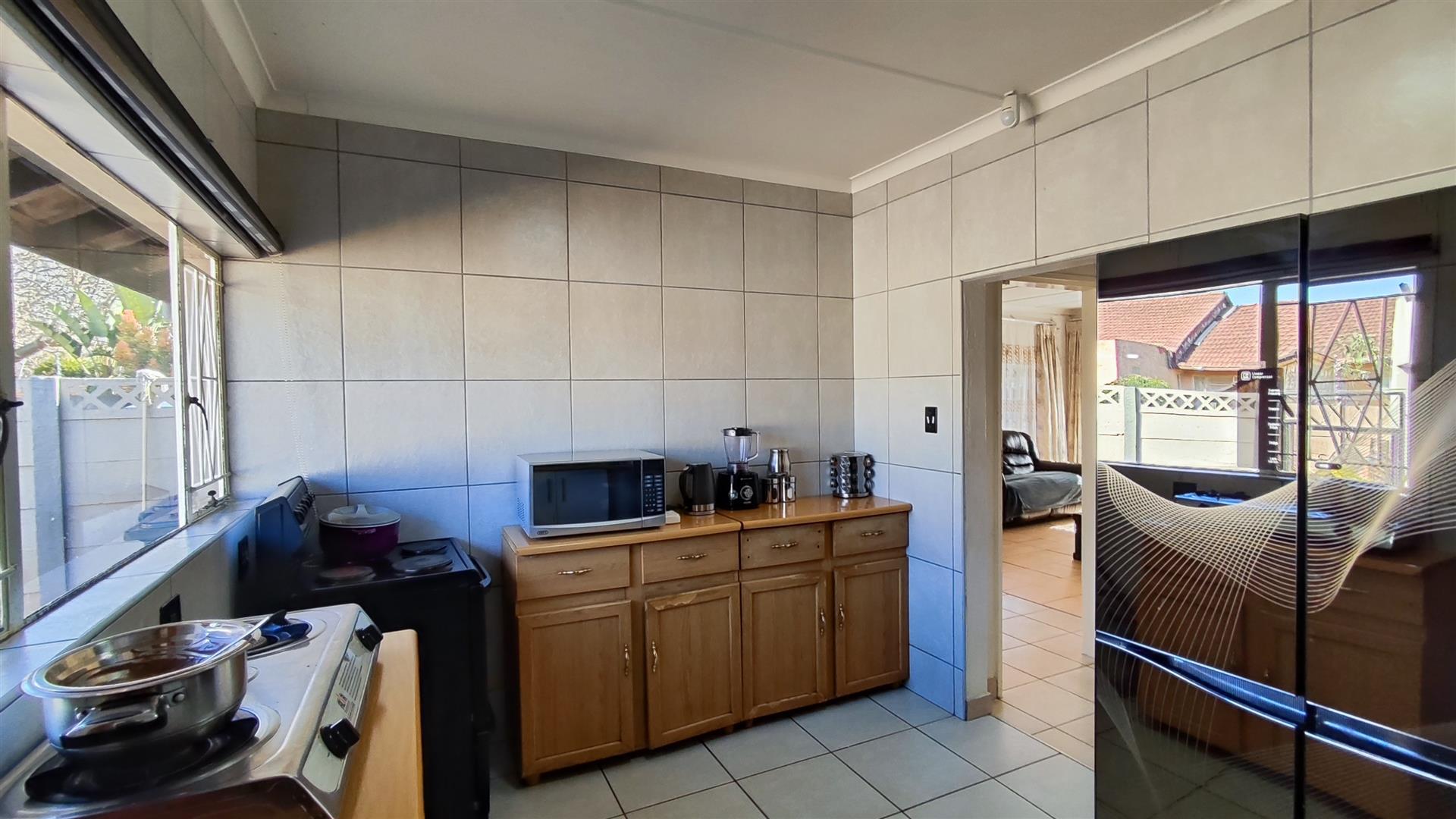Kitchen - 13 square meters of property in Birch Acres