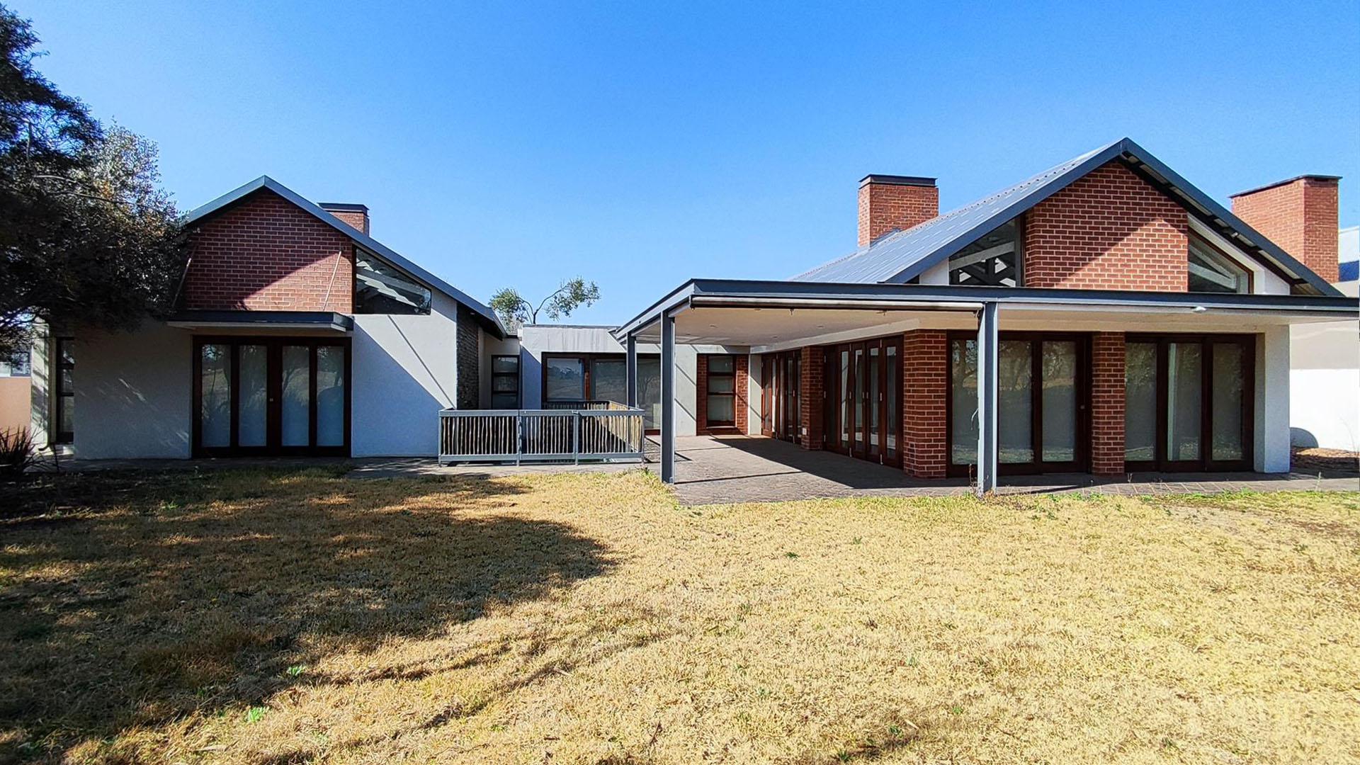 Backyard of property in Witfontein