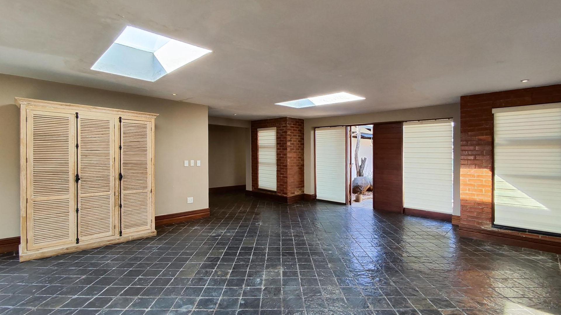 Informal Lounge - 55 square meters of property in Witfontein