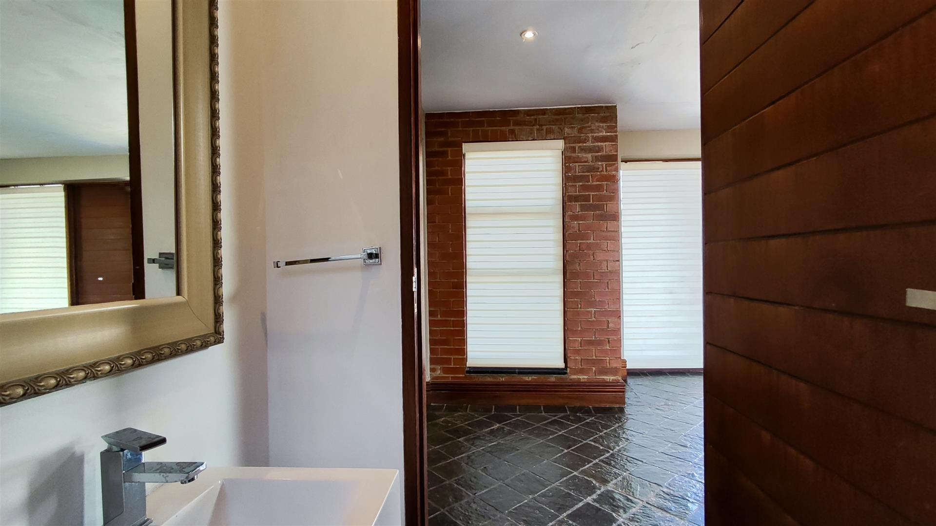 Guest Toilet - 2 square meters of property in Witfontein