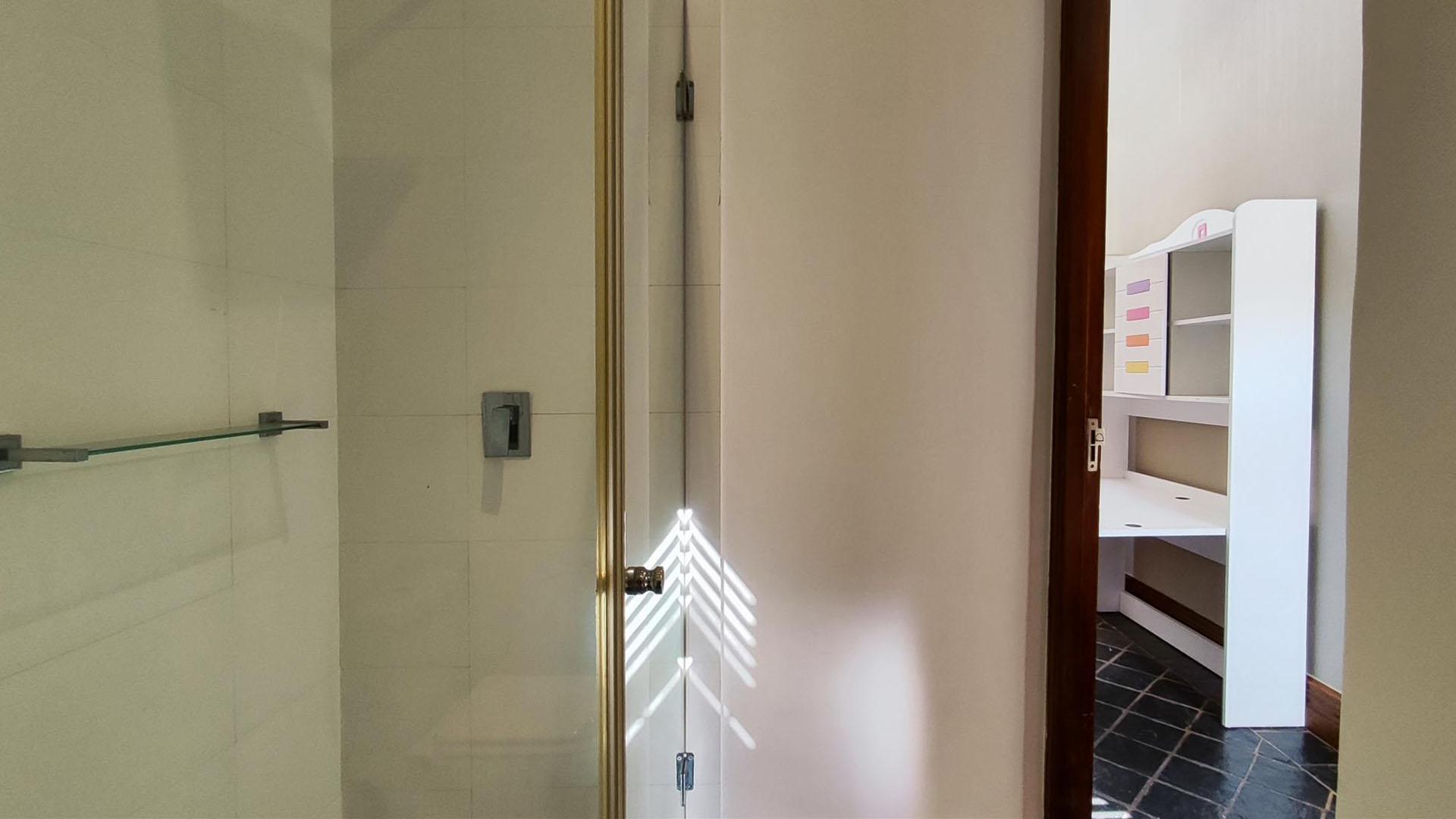 Bathroom 1 - 6 square meters of property in Witfontein