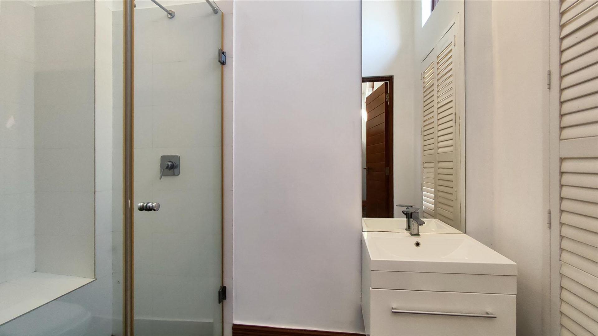 Bathroom 3+ - 7 square meters of property in Witfontein