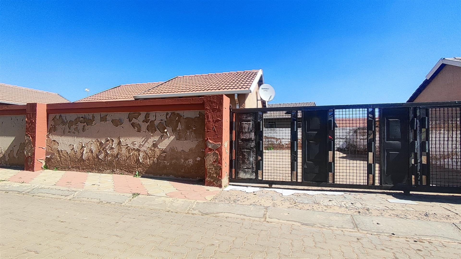 Front View of property in Windmill Park