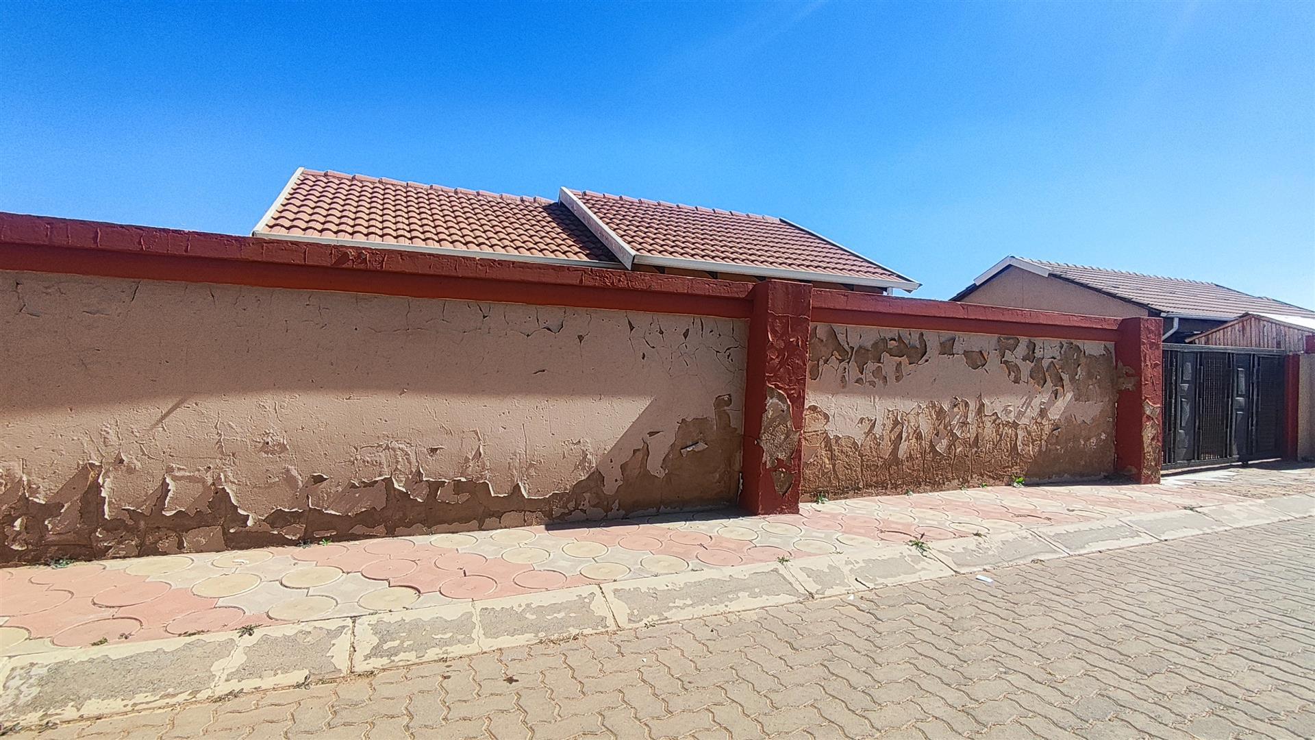 Front View of property in Windmill Park