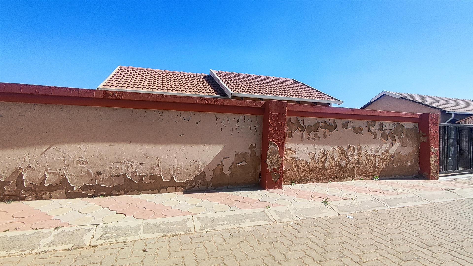 Front View of property in Windmill Park