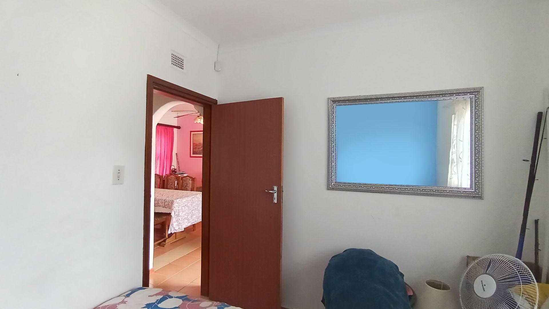 Bed Room 1 - 9 square meters of property in Umzumbe