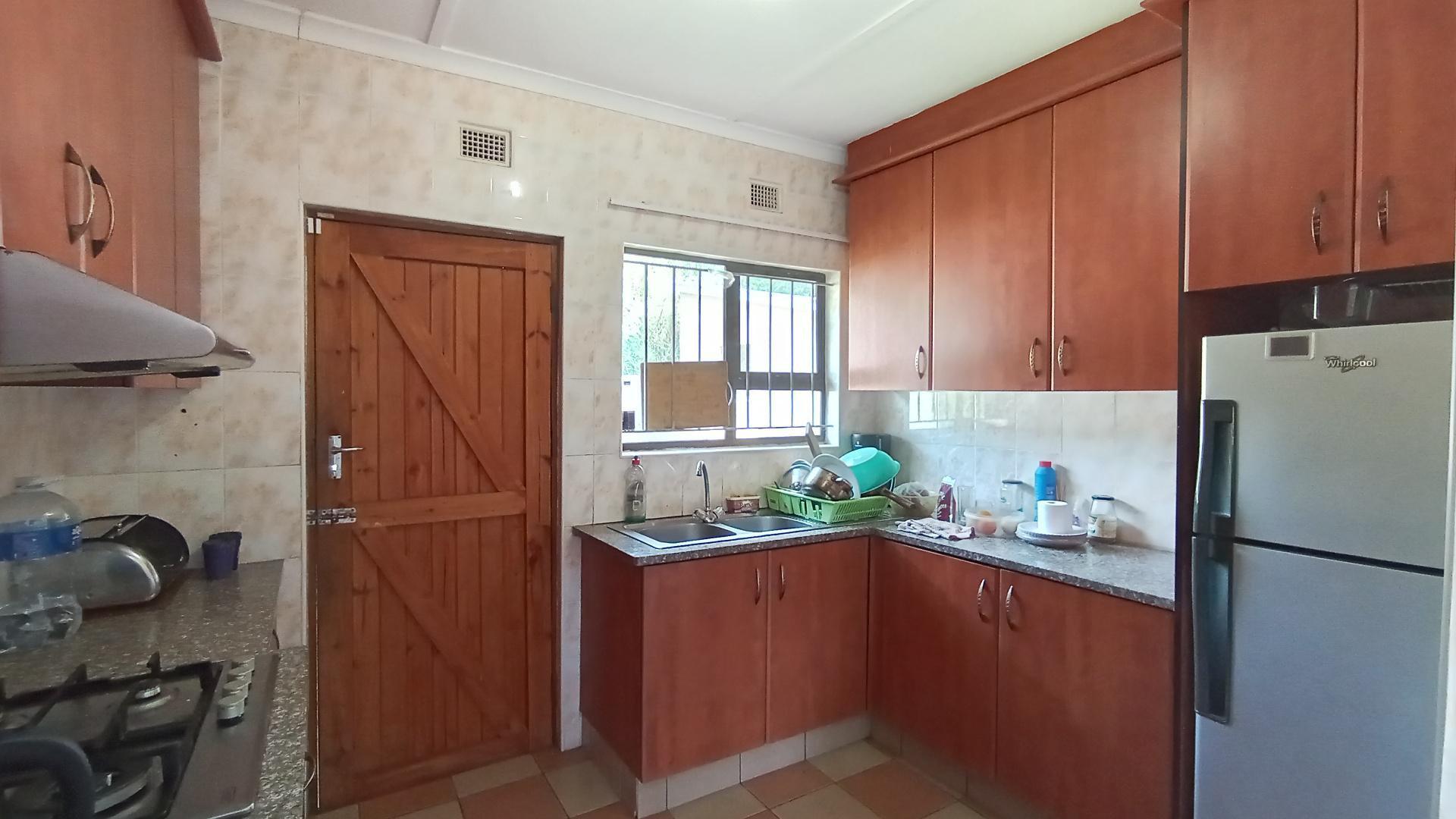 Kitchen - 10 square meters of property in Umzumbe