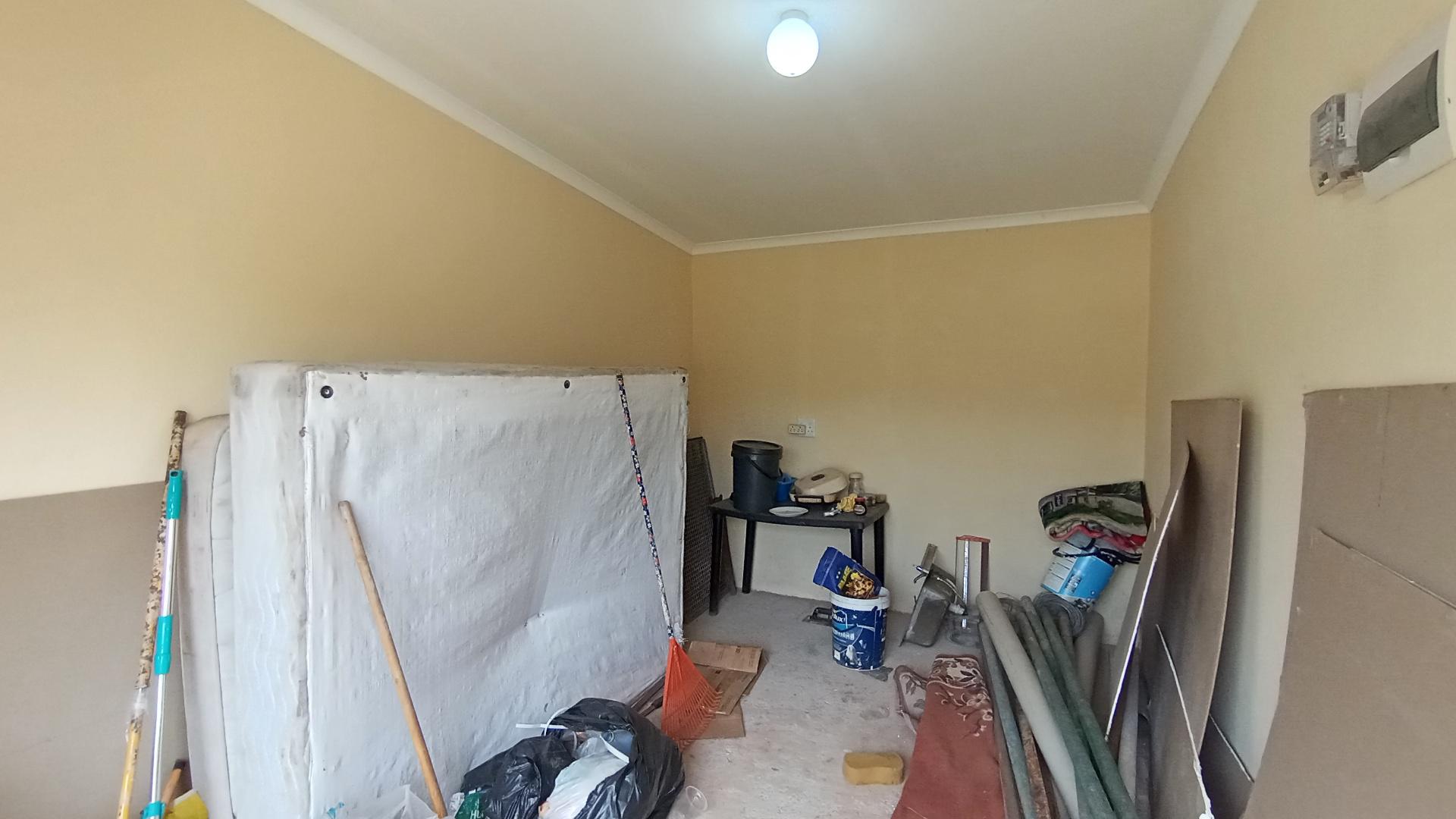 Flatlet - 152 square meters of property in Umzumbe