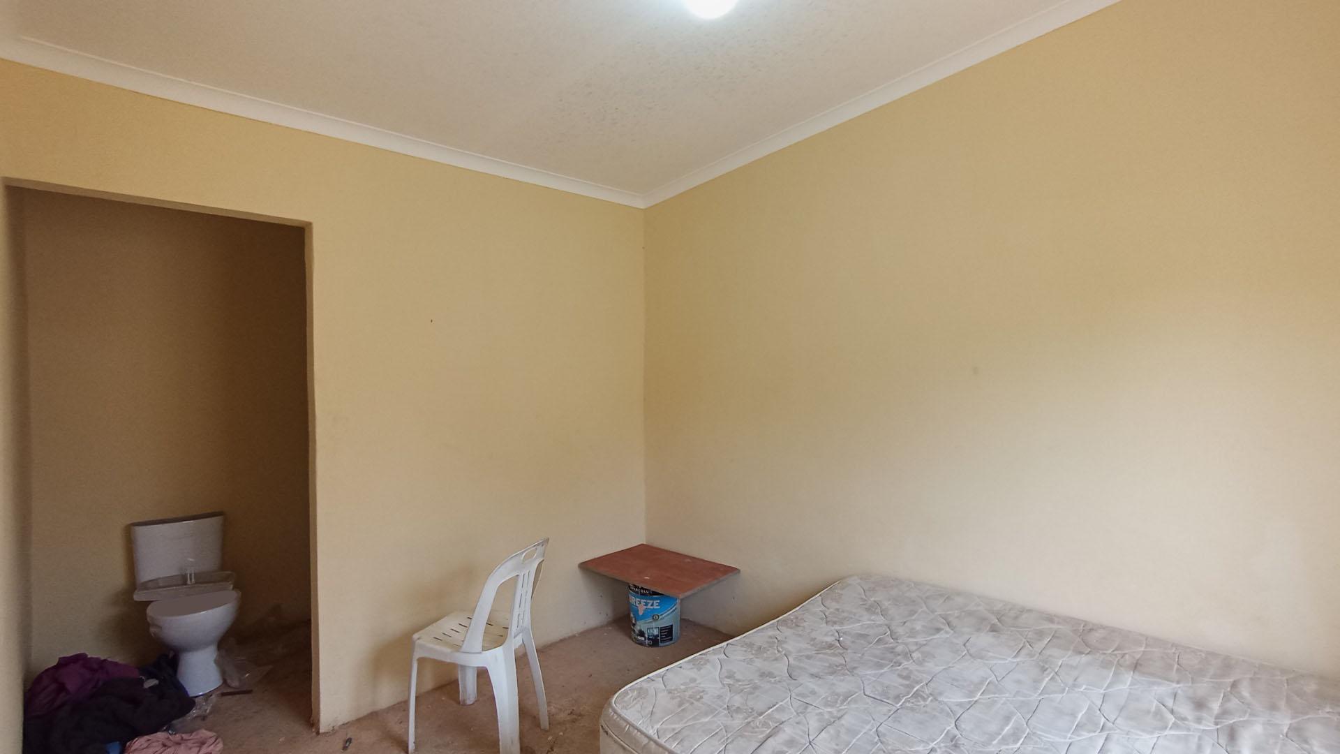 Flatlet - 152 square meters of property in Umzumbe