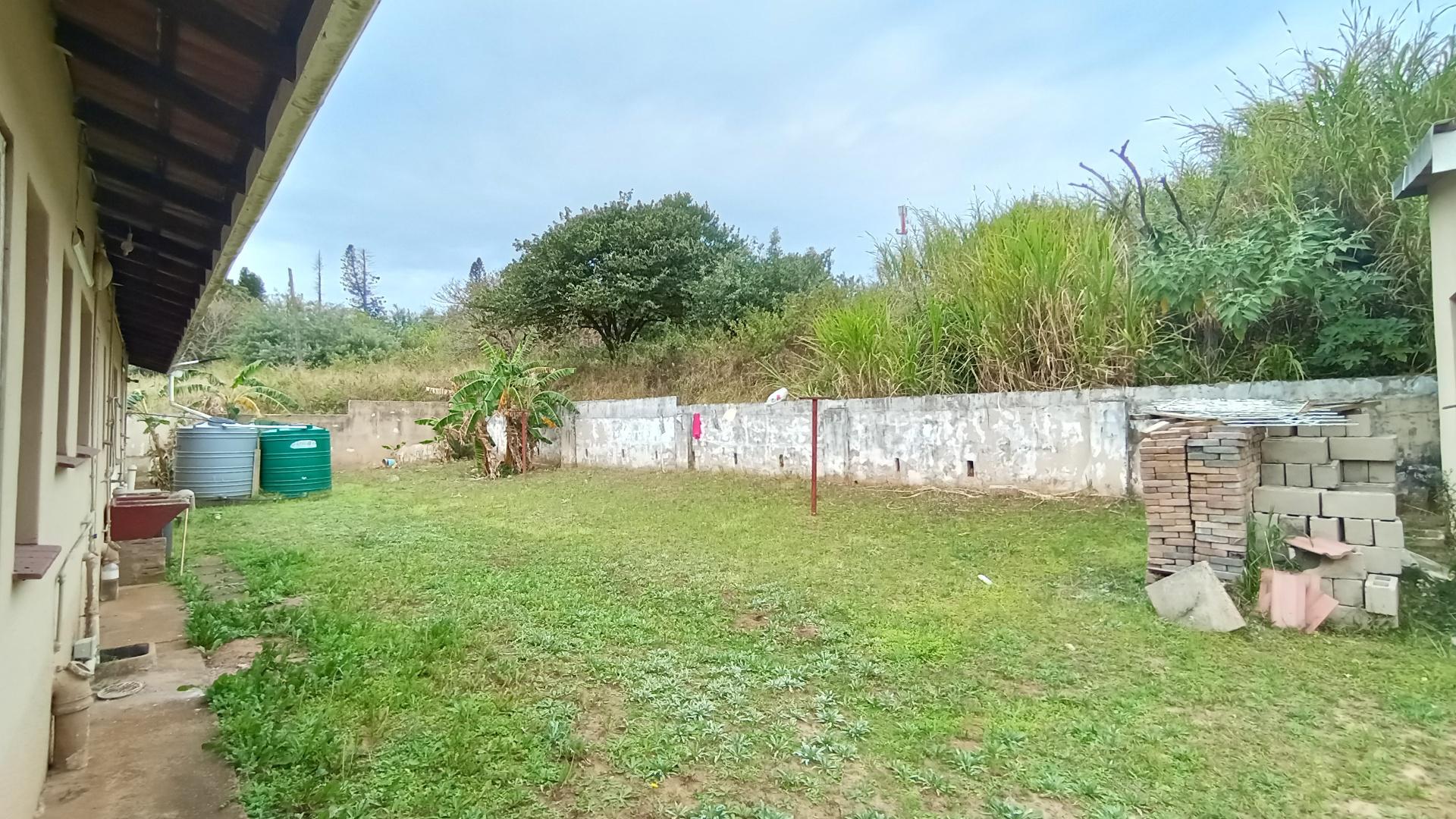 Backyard of property in Umzumbe