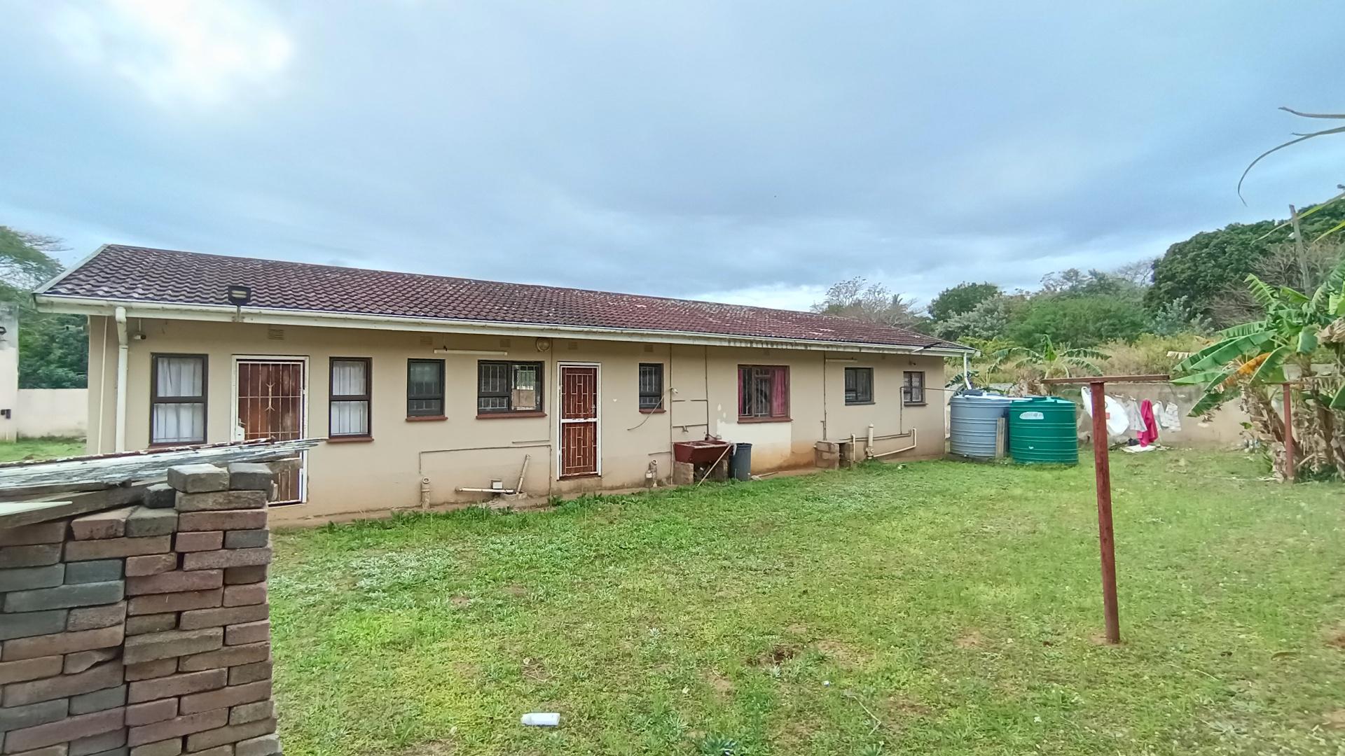 Backyard of property in Umzumbe