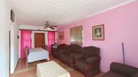 Lounges - 11 square meters of property in Umzumbe
