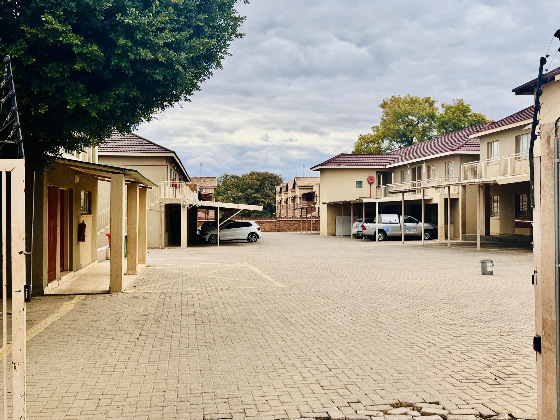 Front View of property in Annadale