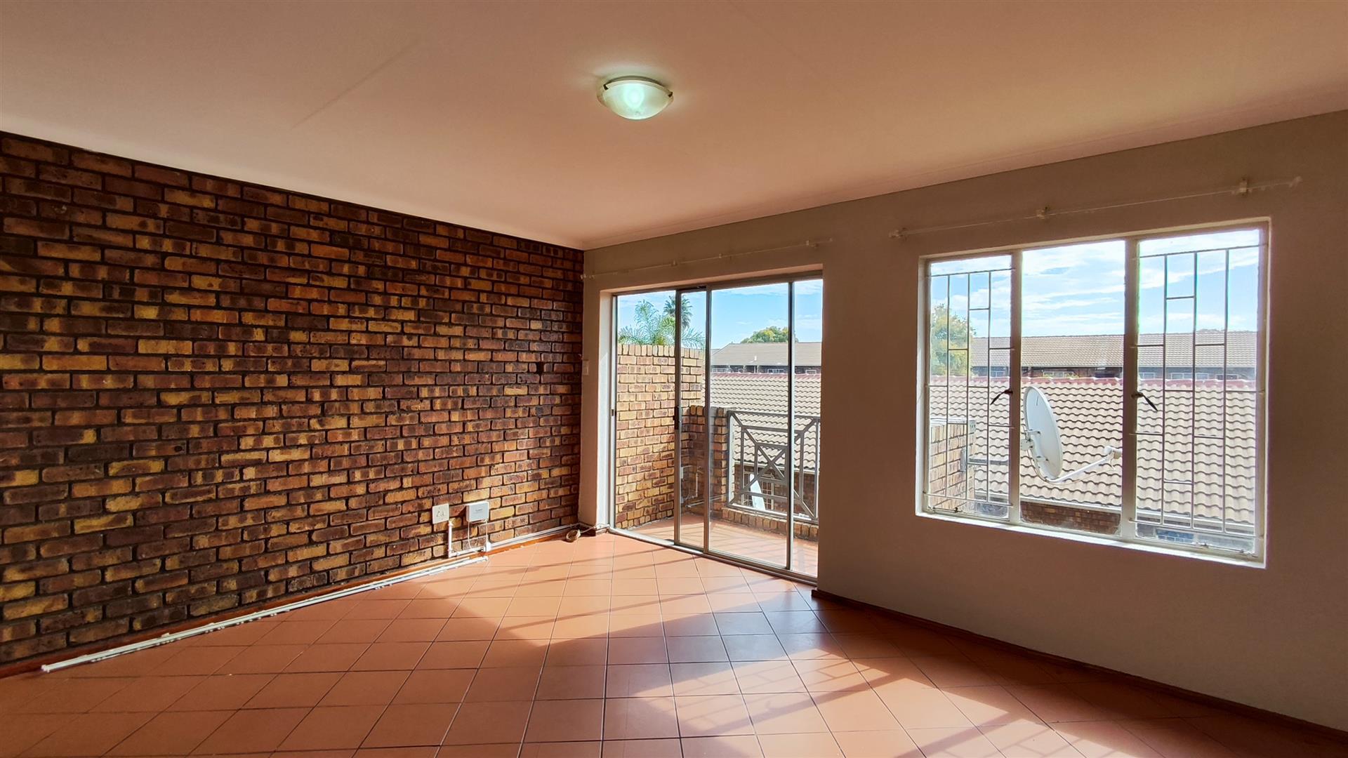 Lounges - 24 square meters of property in Bardene