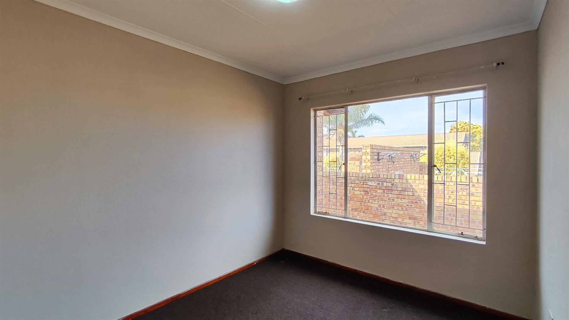 Bed Room 2 - 12 square meters of property in Bardene