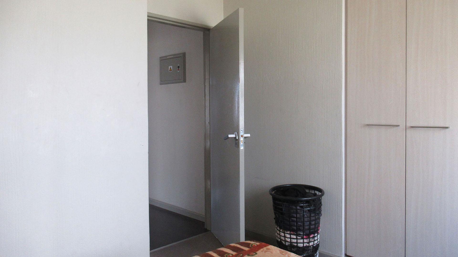 Bed Room 1 - 11 square meters of property in Fourways