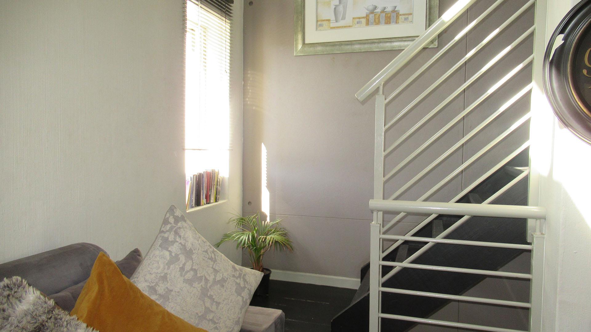 Spaces - 25 square meters of property in Fourways