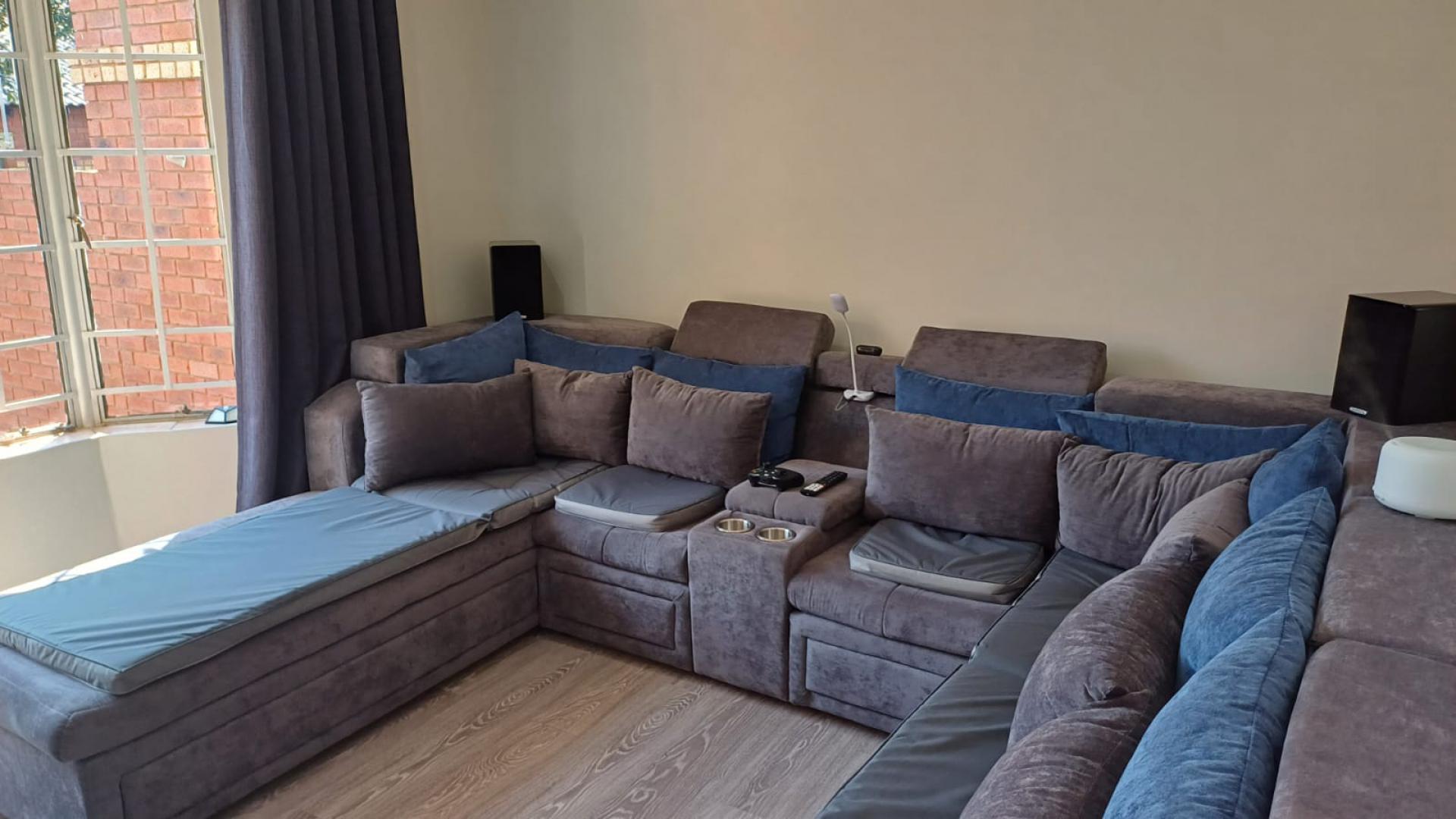  of property in Monavoni