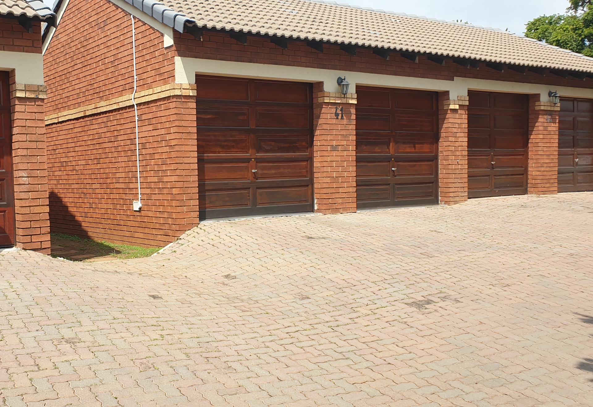  of property in Monavoni