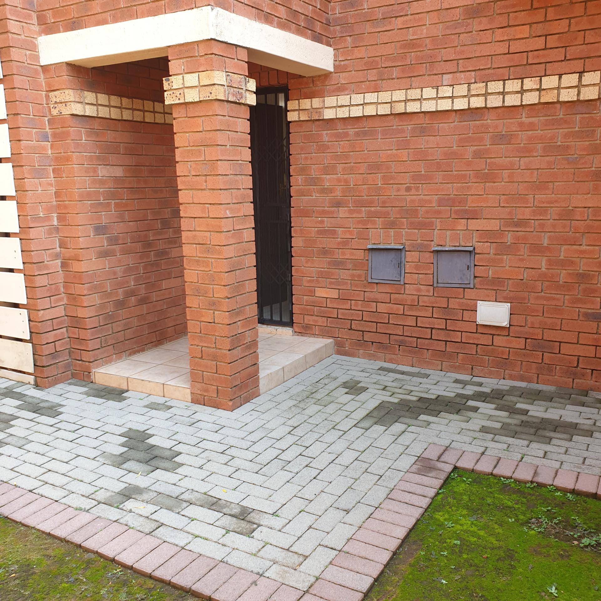  of property in Monavoni