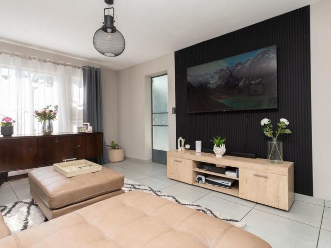 2 Bedroom Apartment for Sale For Sale in Mulbarton - MR686457