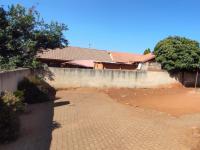  of property in Geelhoutpark