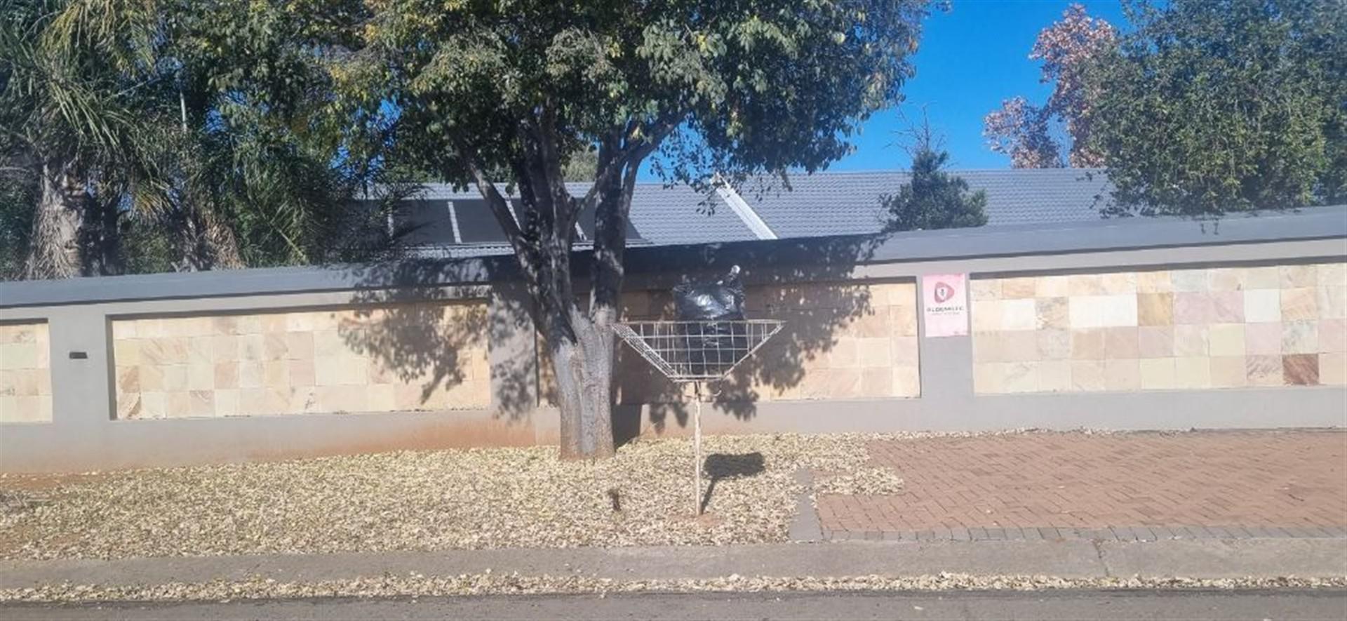 Front View of property in Fichardt Park