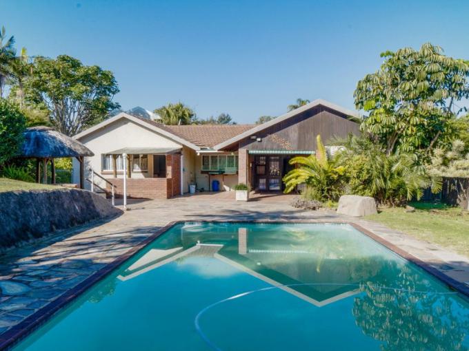 5 Bedroom House for Sale For Sale in Amanzimtoti  - MR686492