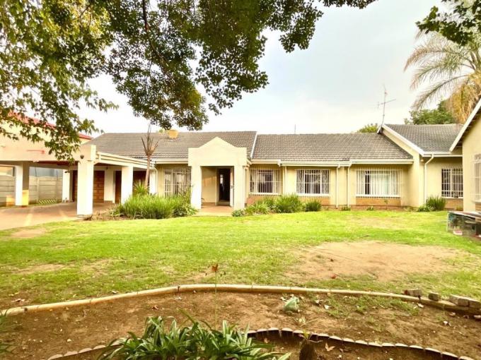 4 Bedroom House for Sale For Sale in Brackenhurst - MR686494