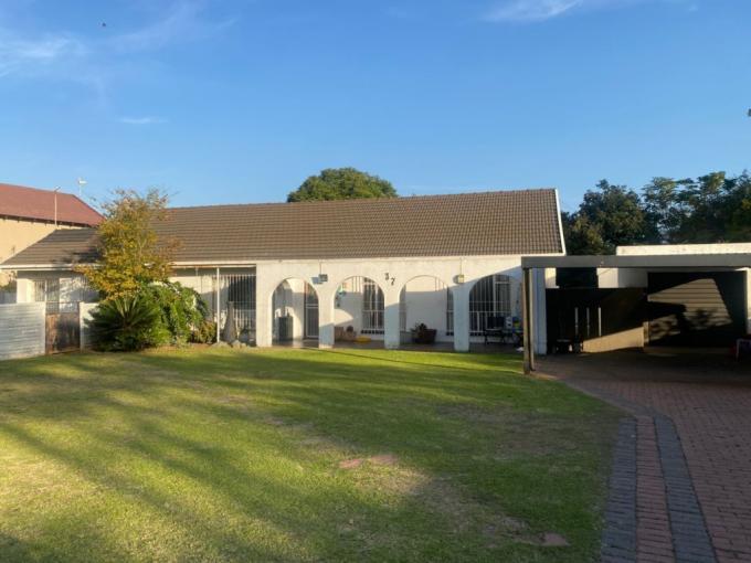 3 Bedroom House for Sale For Sale in Brackenhurst - MR686495
