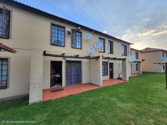 2 Bedroom Apartment for Sale For Sale in Roodepoort West - MR686505