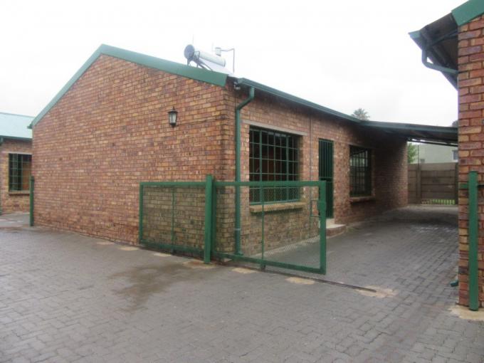 3 Bedroom Simplex to Rent in Rensburg - Property to rent - MR686511