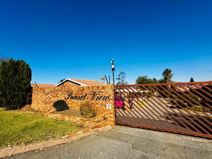2 Bedroom Simplex for Sale For Sale in Liefde en Vrede - MR686527
