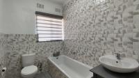 Bathroom 1 - 4 square meters of property in Parkrand