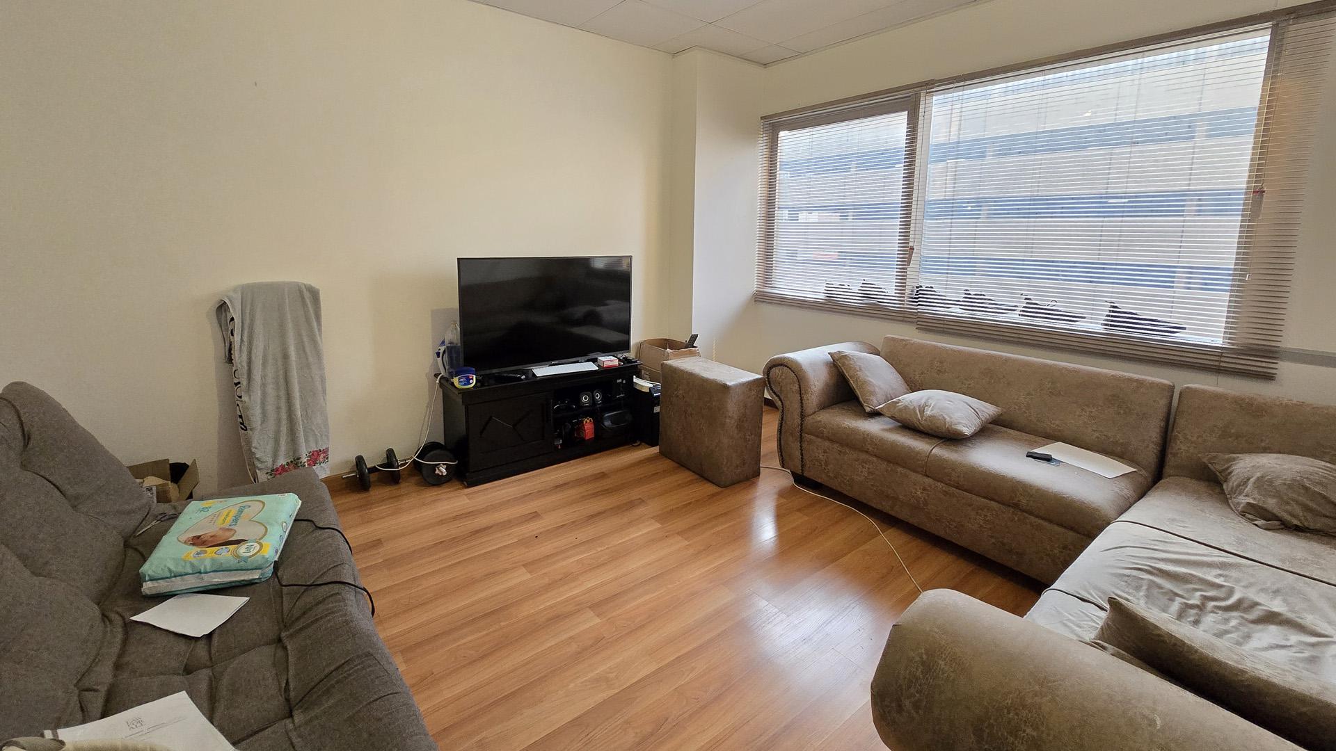 Lounges of property in Marshallstown