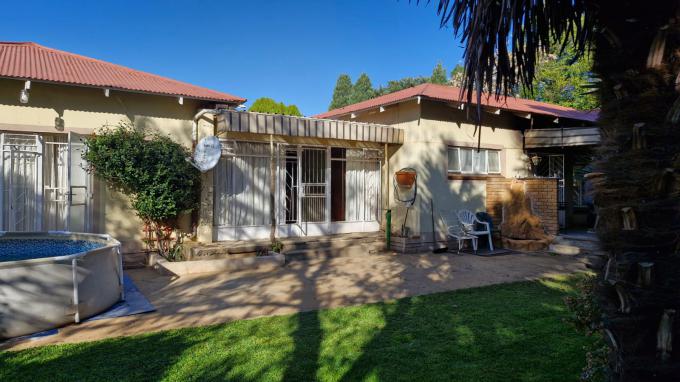 4 Bedroom House for Sale For Sale in Potchefstroom - MR686568