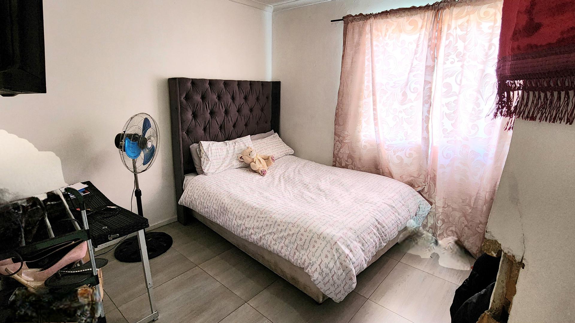 Bed Room 2 of property in Lentegeur