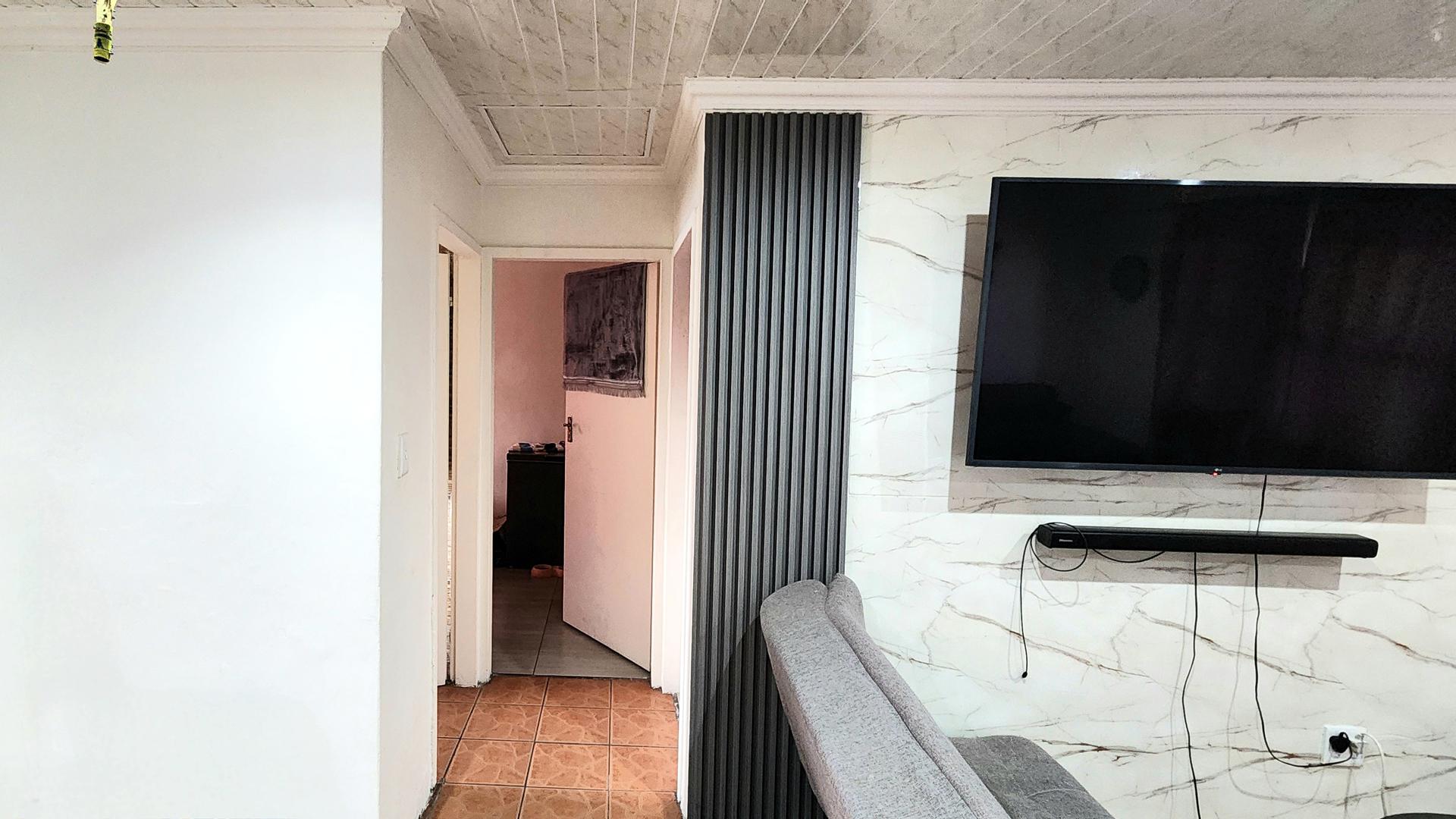 Spaces of property in Lentegeur