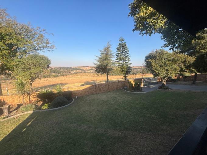 4 Bedroom House for Sale For Sale in Hoeveldpark - MR686601