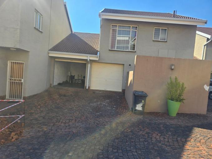 3 Bedroom Sectional Title for Sale For Sale in Wonderboom - MR686608