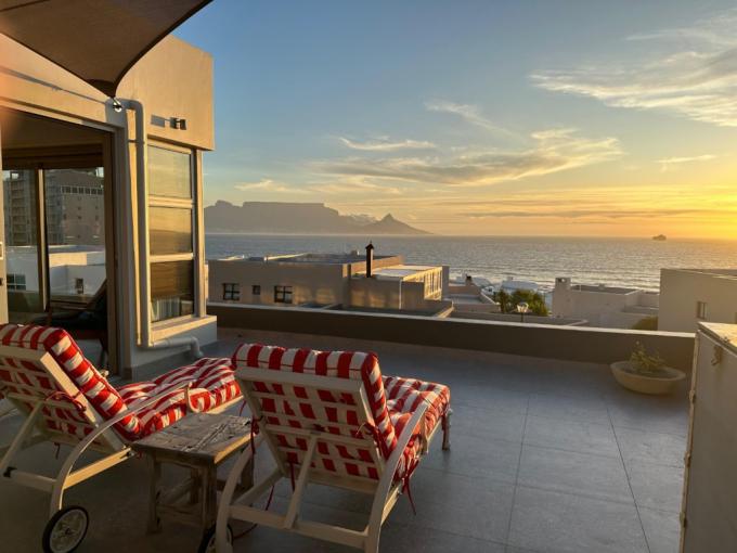 4 Bedroom House for Sale For Sale in Bloubergstrand - MR686622