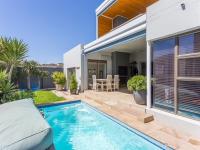  of property in Bloubergstrand