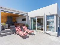  of property in Bloubergstrand