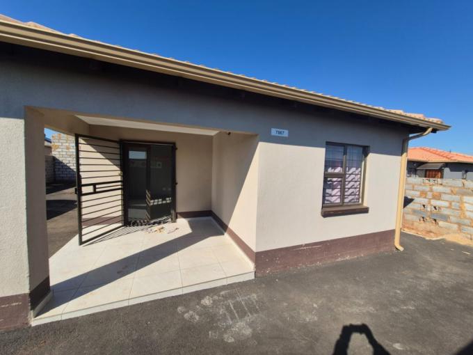 House for Sale For Sale in Dawn Park - MR686628