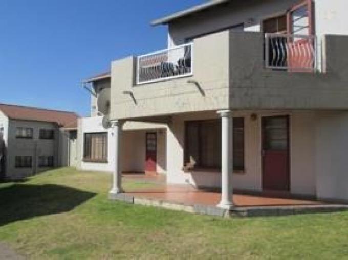 2 Bedroom Simplex for Sale For Sale in Mondeor - MR686653
