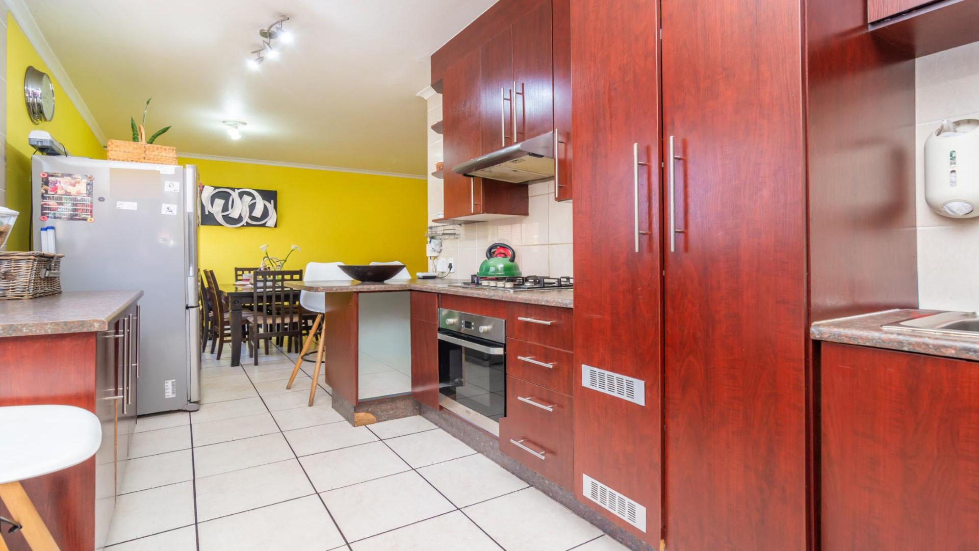Kitchen of property in Willowbrook
