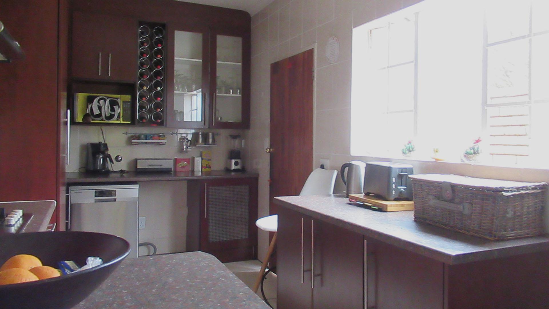 Kitchen - 15 square meters of property in Willowbrook